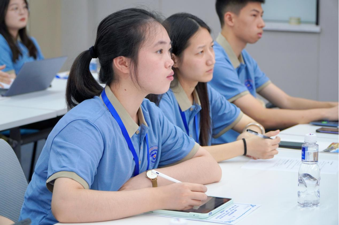 新媒体学院举办2024年全国优秀大学生夏令营暨“跨越·融合·创新”学科交叉特色夏令营(图7)