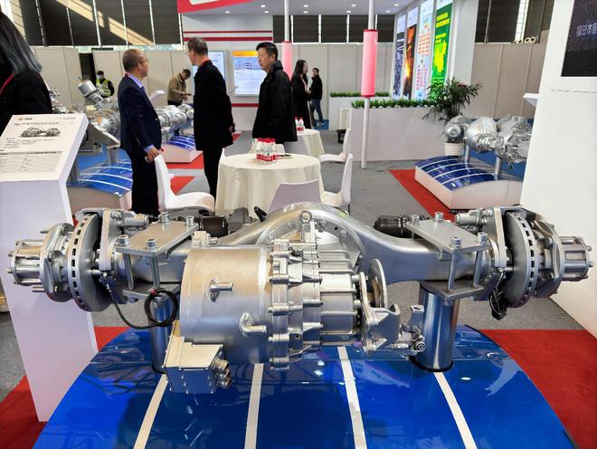 宇通欧辉中车远程等齐聚透过2024上海客车展看行业趋势(图27)
