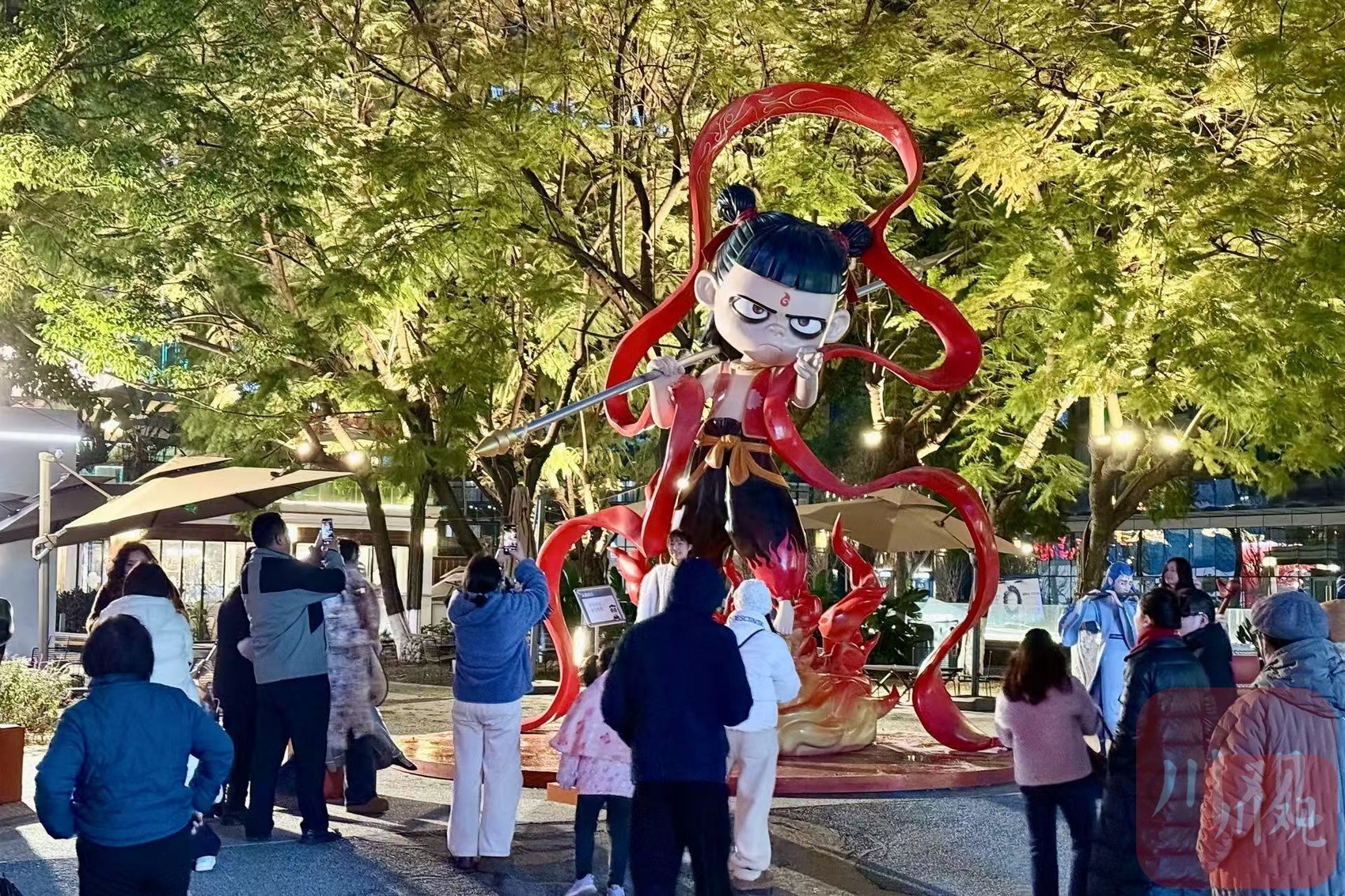 一手“花花”一手哪吒成都两大顶流IP火热春节档(图3)
