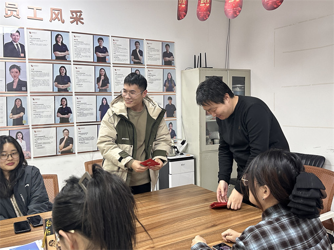 荣耀时刻新媒体运营员工表彰大会圆满落幕！(图1)