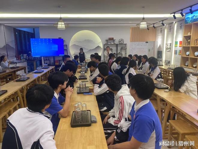 凯发国际首页：选择深圳中嘉职业技术学校：开启精彩职业人生