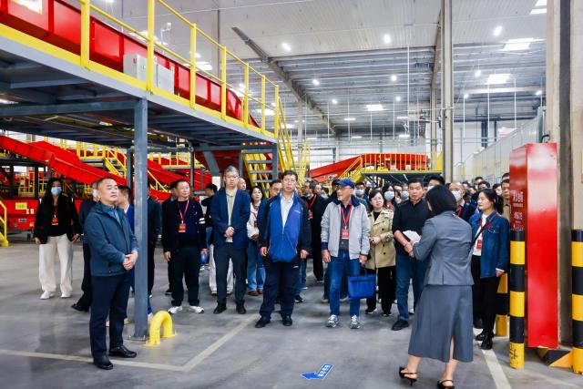 K8·凯发：全国百家媒体社长、总编辑走进云南顺丰｜以物流之力助“云花”香飘世界-工信-经济晚报网(图2)