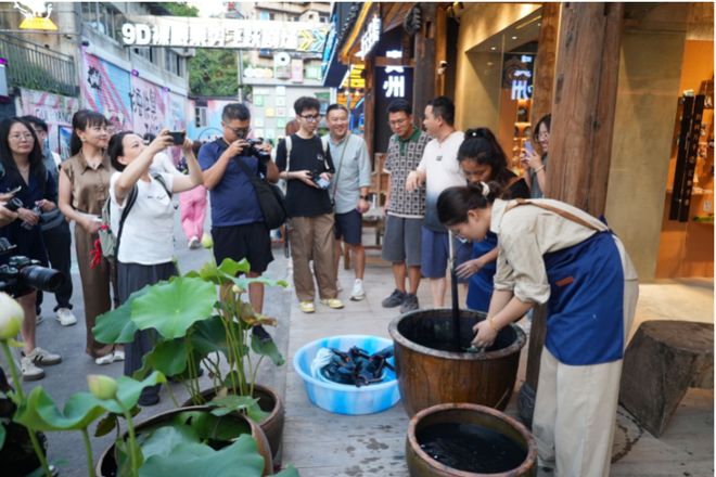 全国传媒经营工作会召开上游新闻斩获六项“金推手”大奖(图4)