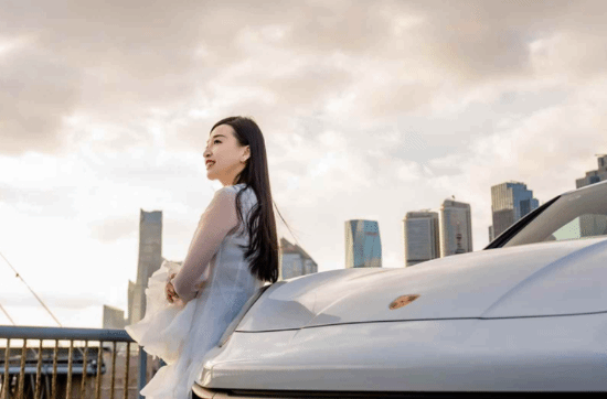 K8·凯发：保时捷女销售再夺销冠！26年第一季度大满贯(图3)